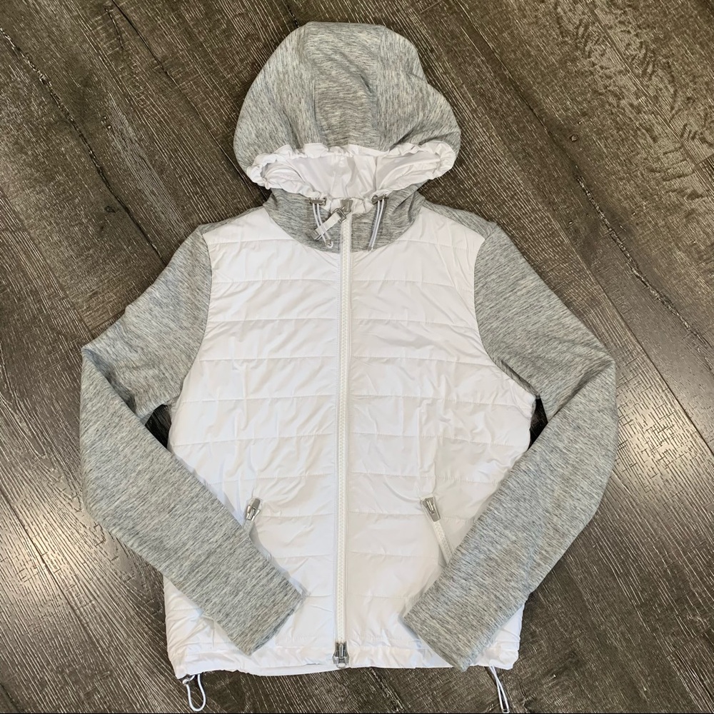 Athleta women’s Cozier white insulated jacket